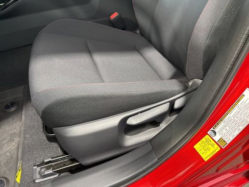 Used 2025 Toyota Prius Plug-In Hybrid image 30