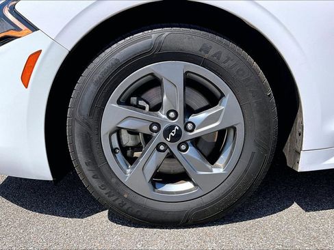 Used 2022 Kia K5 LXS FWD image 9