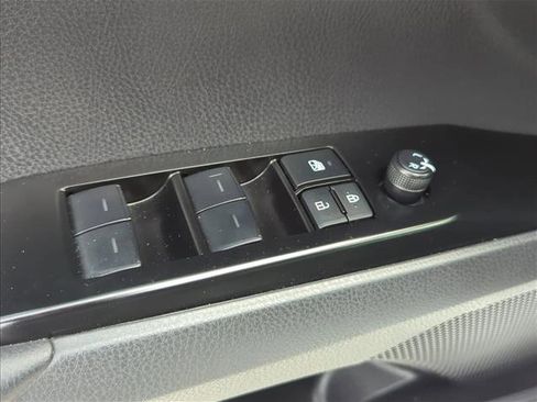 Used 2026 Toyota Camry SE image 8