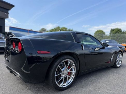 Used 2005 Chevrolet Corvette Coupe w/ Preferred Equipment Group RWD image 4