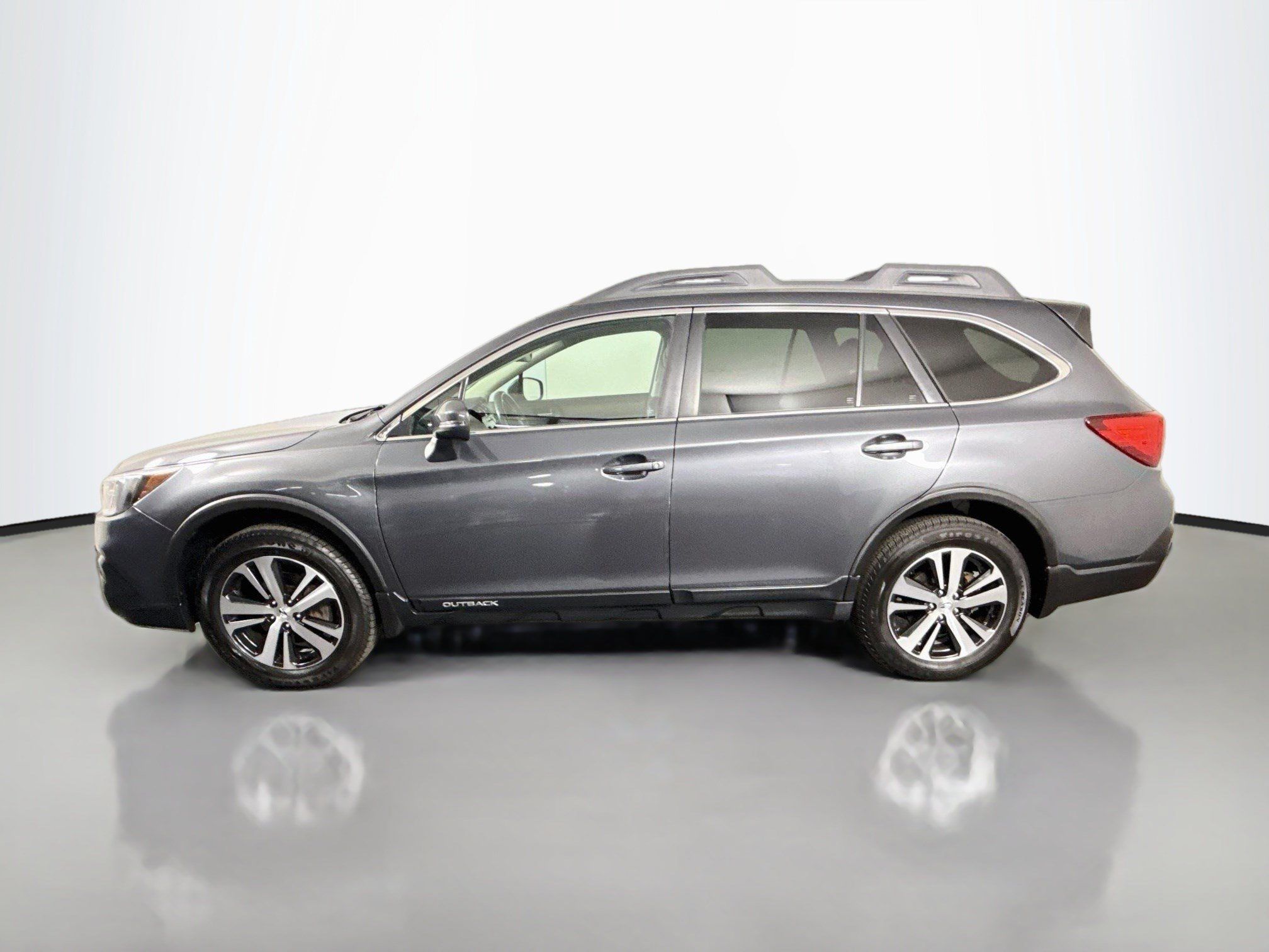 Used 2018 Subaru Outback 2.5i Limited AWD/4WD image 6