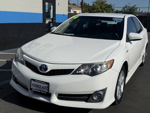 Used 2014 Toyota Camry SE FWD image 19