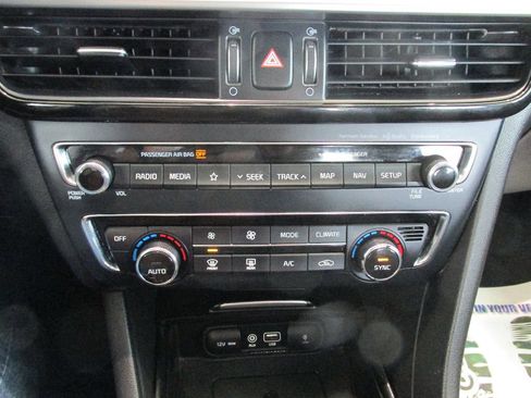 Used 2020 Kia Optima Premium image 25