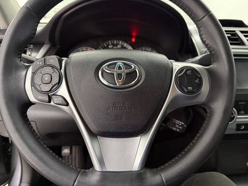 Used 2014 Toyota Camry SE FWD image 10