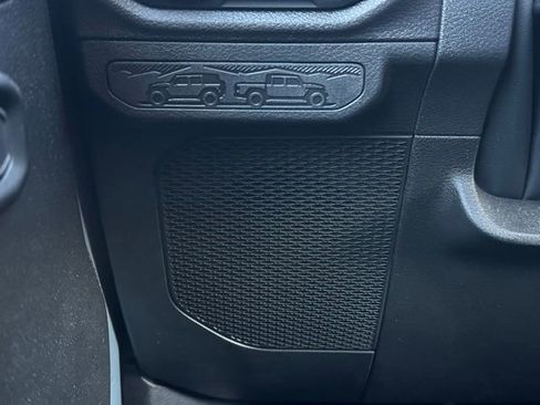Used 2024 Jeep Gladiator Sport image 19