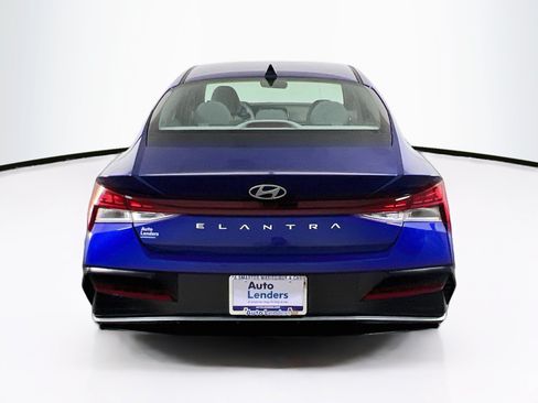 Used 2024 Hyundai Elantra SEL w/ Convenience Package FWD image 6