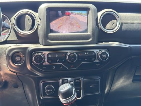 Used 2018 Jeep Wrangler Unlimited Sahara AWD/4WD image 20
