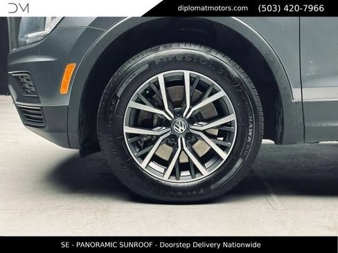 Used 2020 Volkswagen Tiguan SE w/ Panoramic Sunroof Package AWD/4WD image 41