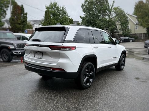 New 2026 Jeep Grand Cherokee Limited w/ Limited Altitude Package AWD/4WD image 8