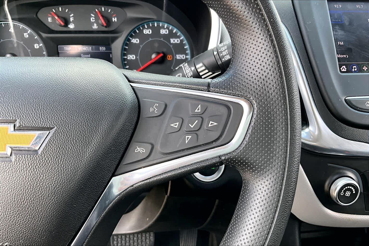 Used 2020 Chevrolet Equinox LS FWD image 22