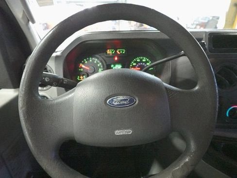 Used 2011 Ford E-350 and Econoline 350 Super Duty w/ Insulation Pkg image 12