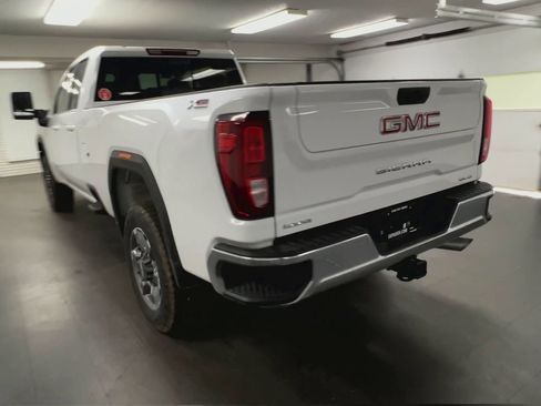 New 2026 GMC Sierra 2500 SLE w/ SLE Value Package; image 41