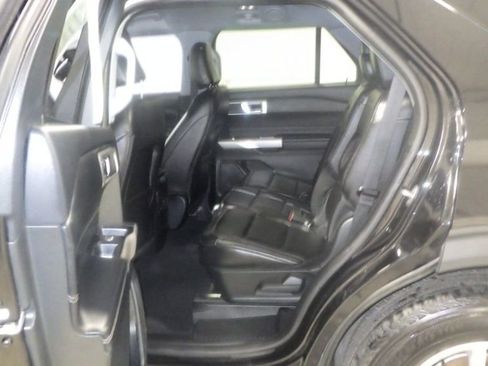 Used 2023 Ford Explorer XLT w/ Equipment Group 202A AWD/4WD image 7