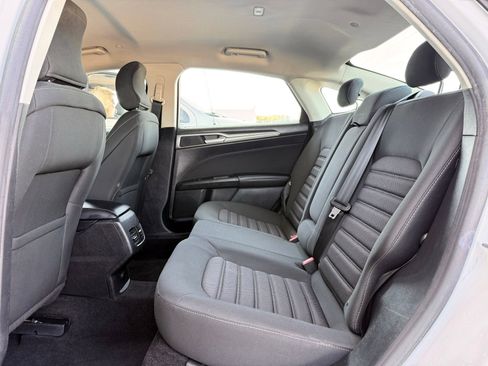 Used 2019 Ford Fusion SE FWD image 14