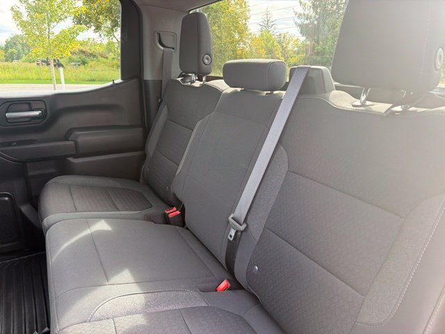 Used 2021 Chevrolet Silverado 1500 LT AWD/4WD image 9