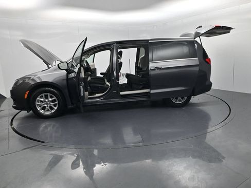 Used 2023 Chrysler Voyager LX FWD image 56