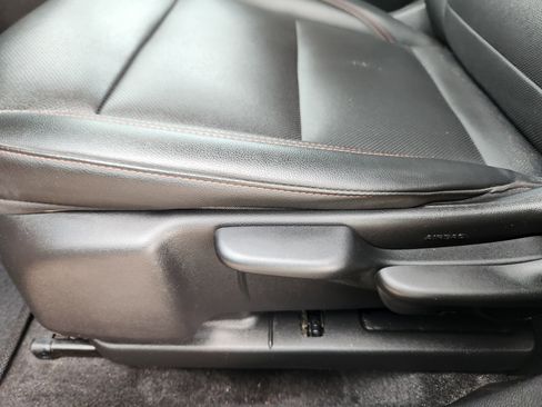 Used 2024 Chevrolet Trax RS w/ Sunroof Package image 17