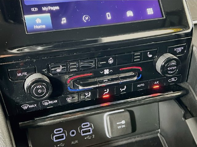 Used 2023 Jeep Grand Cherokee L Laredo w/ Luxury Tech Group I AWD/4WD image 19