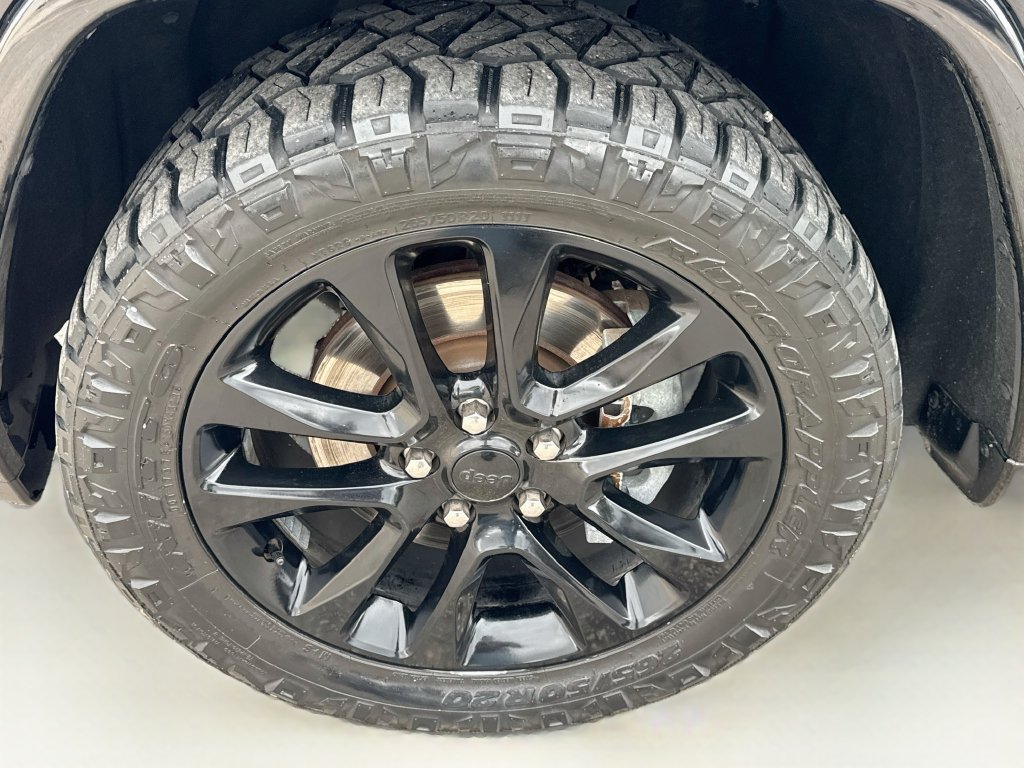 Used 2021 Jeep Grand Cherokee Laredo X AWD/4WD image 35