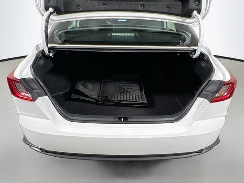 Used 2025 Toyota Camry SE FWD image 34