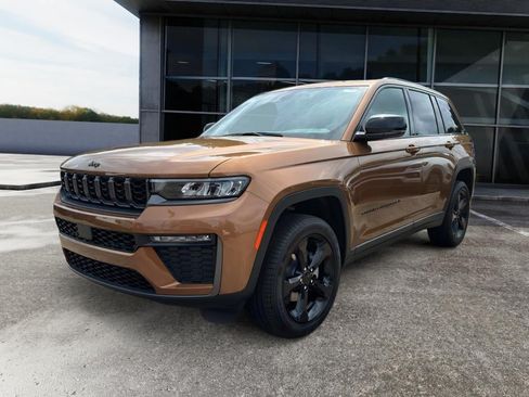 New 2026 Jeep Grand Cherokee Limited w/ Limited Altitude Package RWD image 3