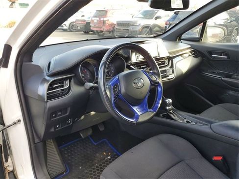 Used 2018 Toyota C-HR XLE image 10