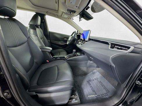 Used 2025 Toyota Corolla XLE FWD image 28