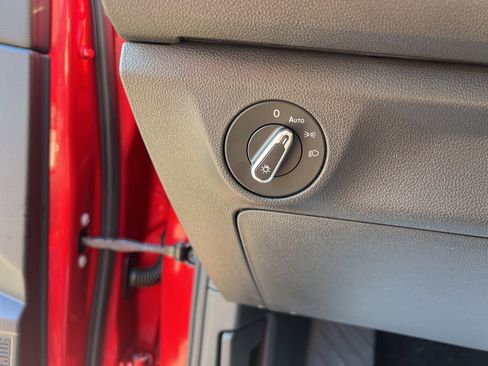 Used 2023 Volkswagen Jetta SE image 22