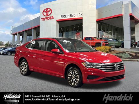 Used 2021 Volkswagen Jetta SE w/ SE Cold Weather Package image 1