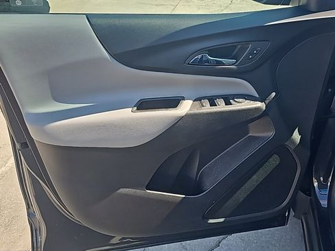 Used 2022 Chevrolet Equinox LS w/ LPO, Floor Liner Package image 10