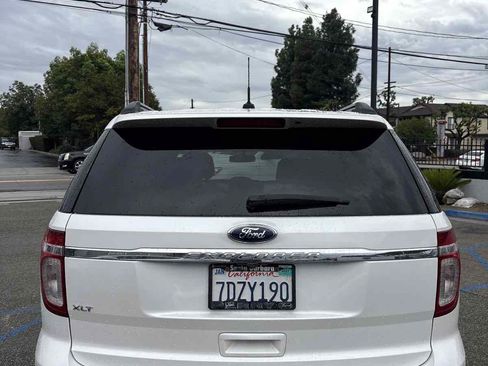 Used 2014 Ford Explorer XLT w/ Equipment Group 202A FWD image 4