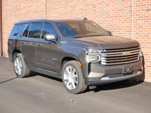 Used 2021 Chevrolet Tahoe High Country w/ Premium Package image 27