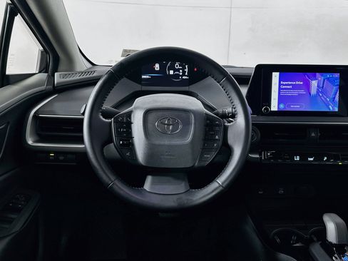 Used 2025 Toyota Prius LE FWD image 18