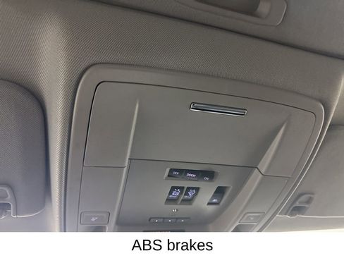 Used 2018 Chevrolet Silverado 1500 High Country image 45