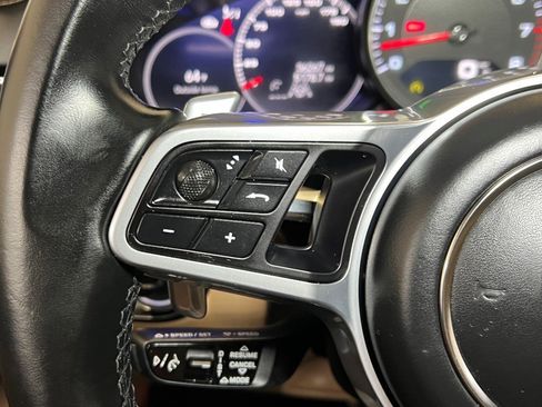 Used 2022 Porsche Cayenne S image 48