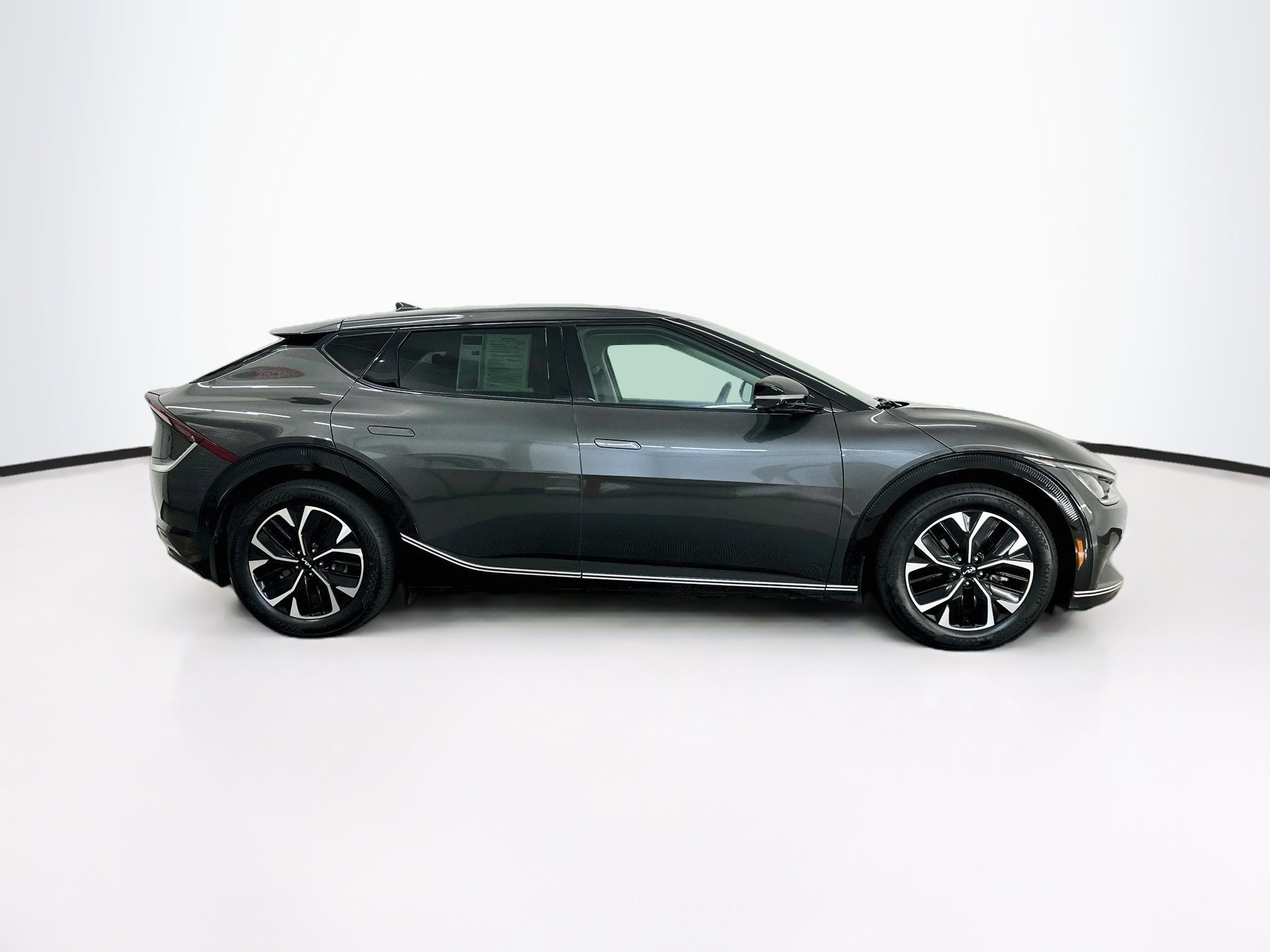 Used 2023 Kia EV6 Wind w/ Wind Technology Package AWD/4WD image 10