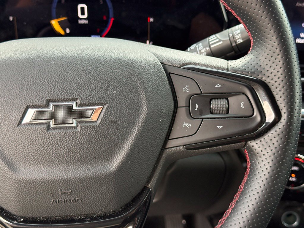 Used 2025 Chevrolet Trax RS w/ Sunroof Package FWD image 16