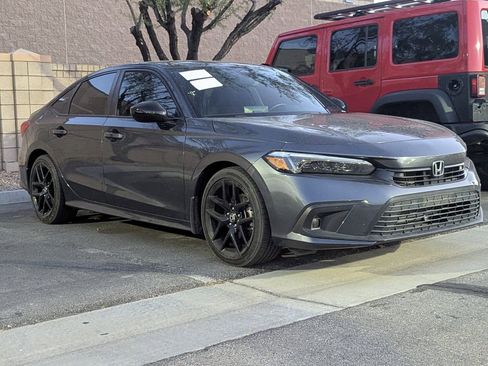 Used 2023 Honda Civic Sport image 3