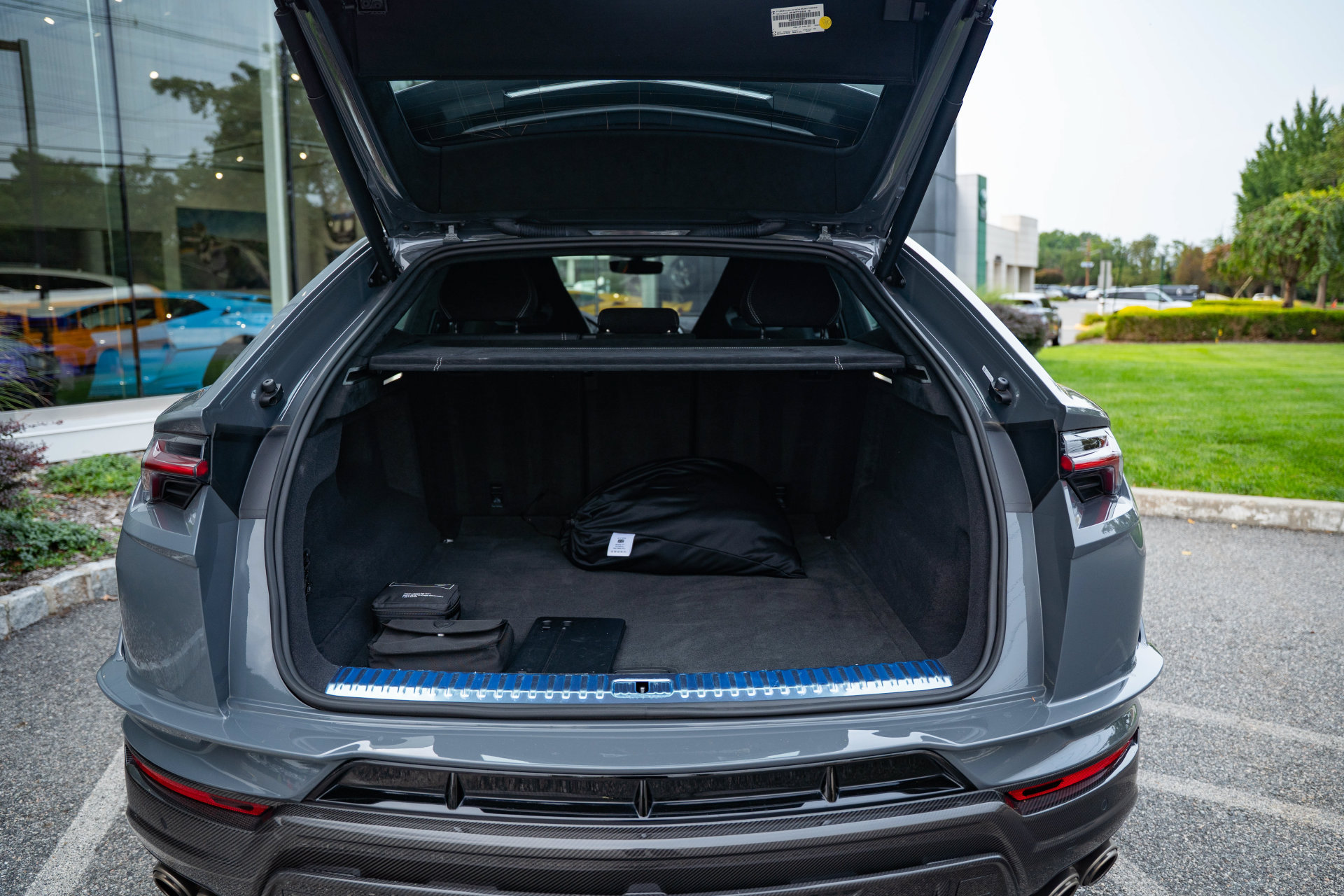 Used 2024 Lamborghini Urus Performante AWD/4WD image 35