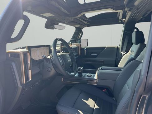 New 2025 GMC Hummer EV 2X w/ LPO, Dark Essentials Package image 24