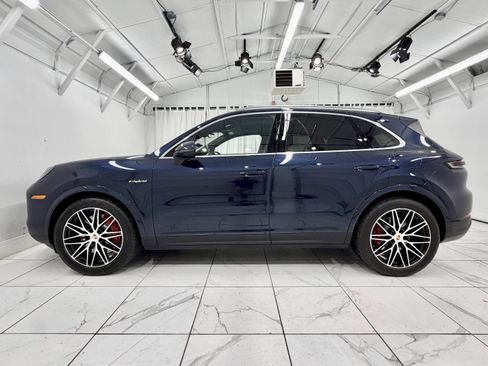Certified 2026 Porsche Cayenne S AWD/4WD image 15