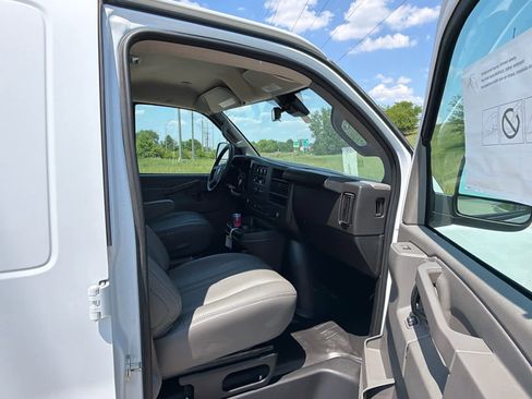 New 2025 Chevrolet Express 3500 w/ Driver Convenience Package RWD image 19