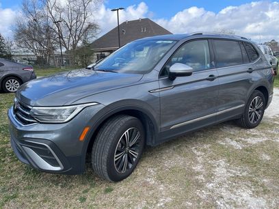 Used 2024 Volkswagen Tiguan SE