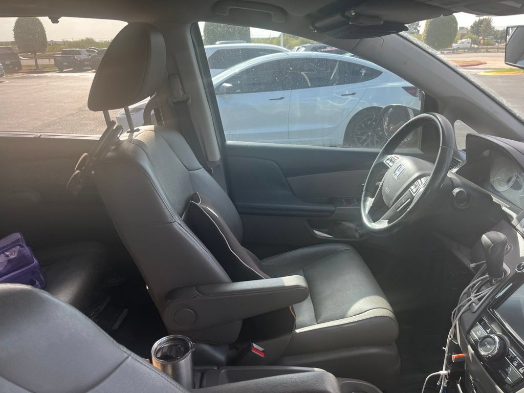 Used 2014 Honda Odyssey Touring image 4
