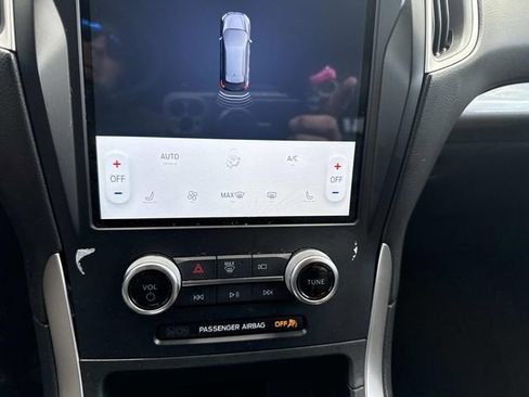 Used 2024 Ford Edge SEL image 30