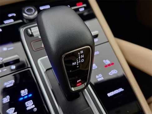 Used 2023 Porsche Cayenne S image 21