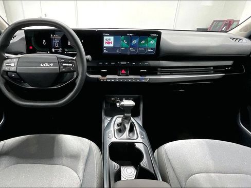 Used 2025 Kia K4 FWD image 18