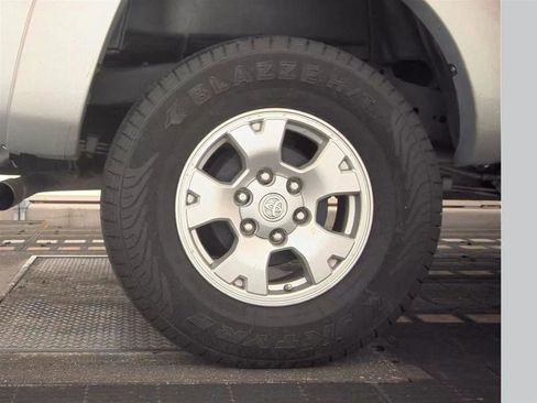 Used 2012 Toyota Tacoma PreRunner w/ SR5 Pkg RWD image 11