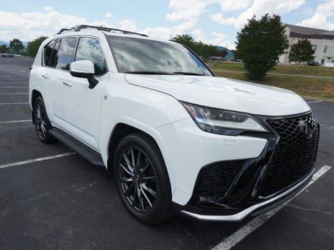 Used 2023 Lexus LX 600 F Sport w/ Accessory Package (Z1) AWD/4WD image 21