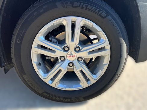 Used 2024 GMC Terrain SLE FWD image 6